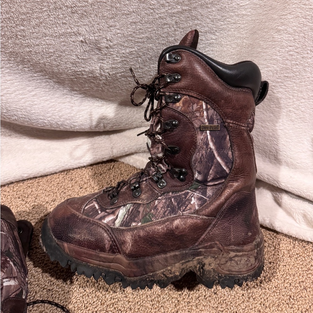 Cabelas Men’s 9D thinsulate insulation ultra hunting boots